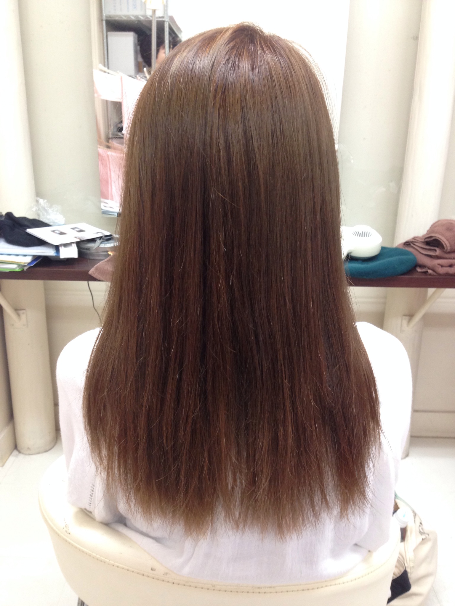 夏の紫外線で色の抜けた髪の表面、、、傷ませずにキレイに染めれます☆