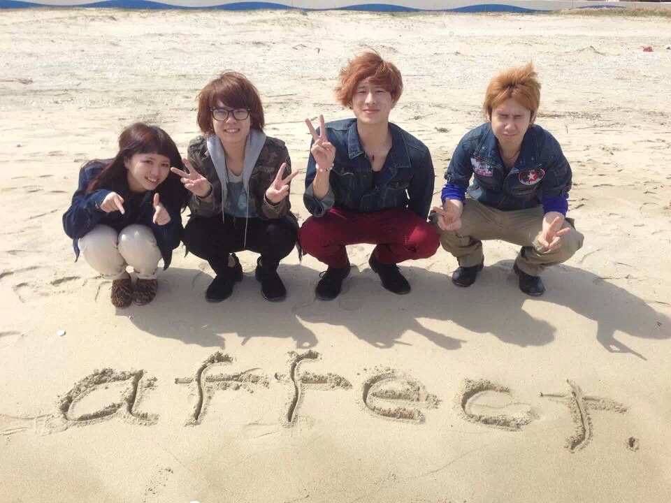 はじめまして！！V(^_^)V