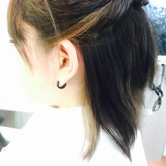 暗めカラーでもおしゃれに見える☆インナーカラーで遊び心をプラス٩( ᐖ )و