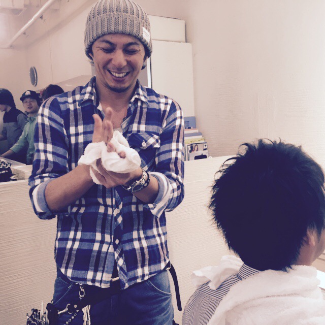 営業中の風景なり〜(⍢)