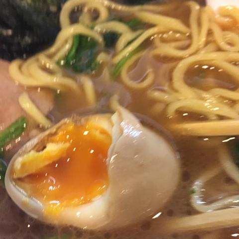 最後に、卵の中が半熟なのを撮らんかい！と言われておめおめと撮影しました(T-T)