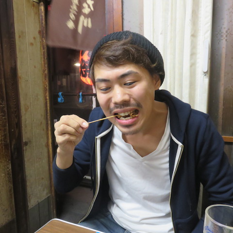 仕事の話しそっちのけで食べまくりです。店長は空腹だったのでしょう...