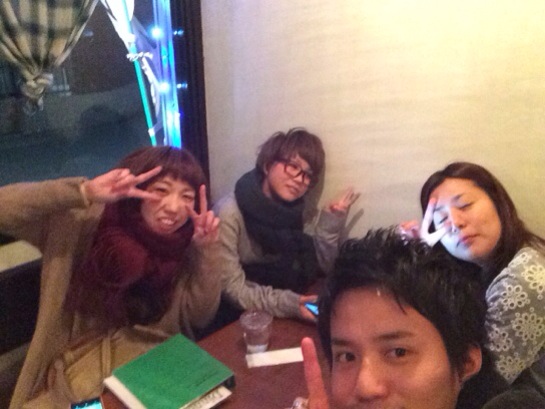 シャレオツなcafeでミーティングです