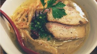 ペペロンラーメンって知ってますか？だったらペペロンチーノを食べたらいいじゃない！ってコメントはなしででお願いします笑