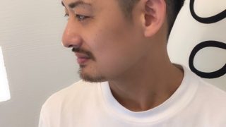 横と後ろは刈り上げ＋強めのパーマ＝？？？